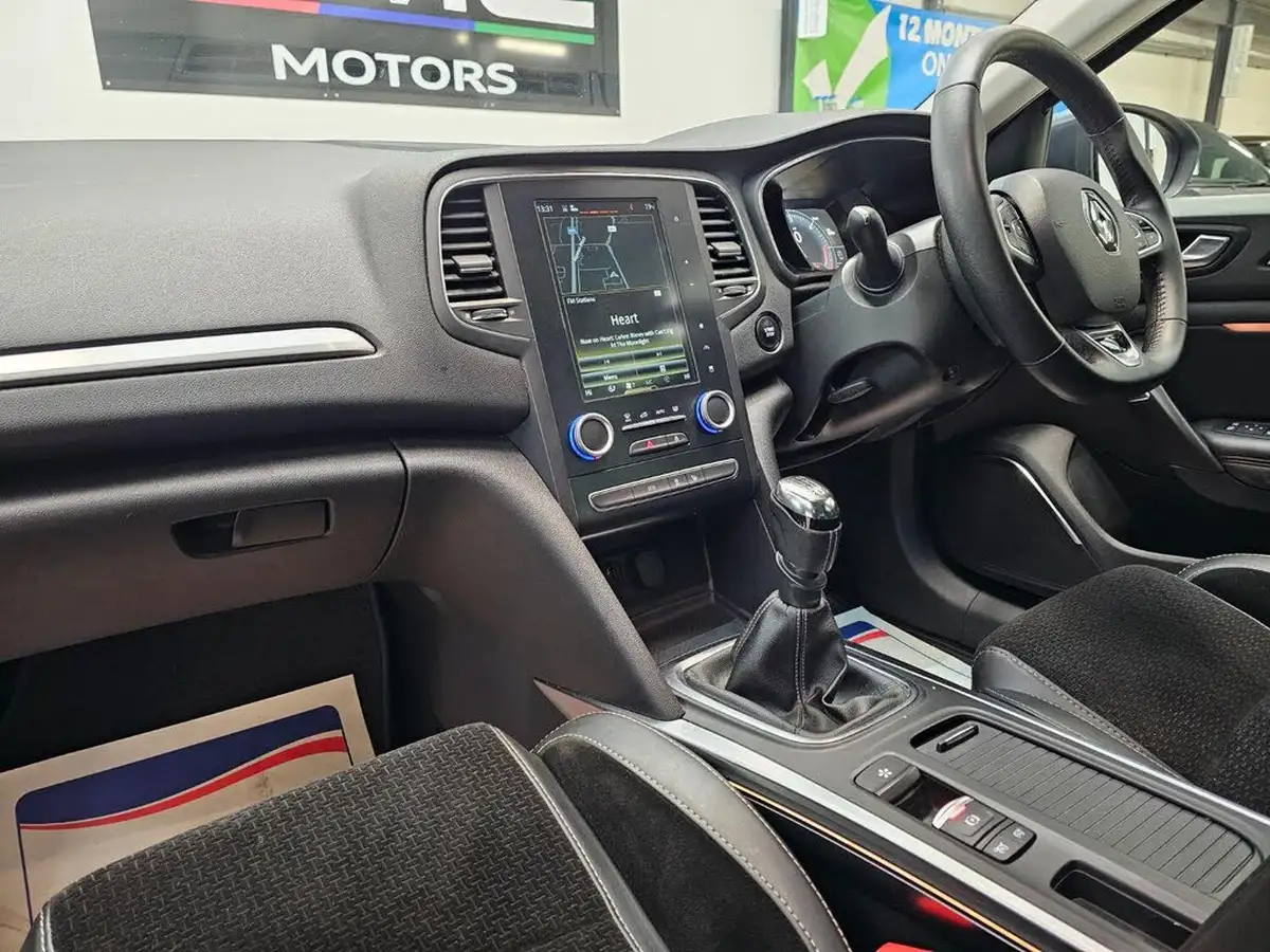 2017-renault-megane-15dci-dynamique-s-nav-hatchback-big-9