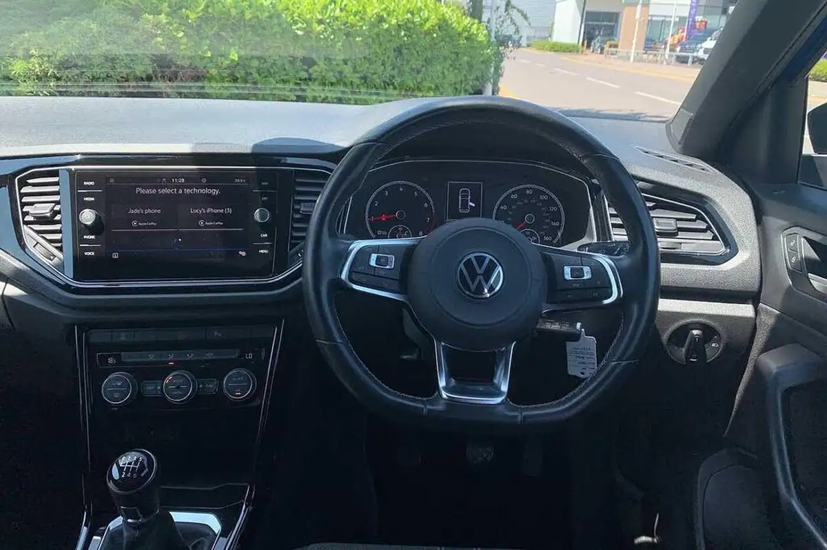 2021-volkswagen-t-roc-15-tsi-black-edition-big-13