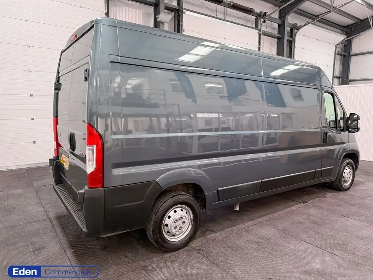 2022-citroen-relay-22bluehdi-35-l3h2-enterprise-panel-big-4