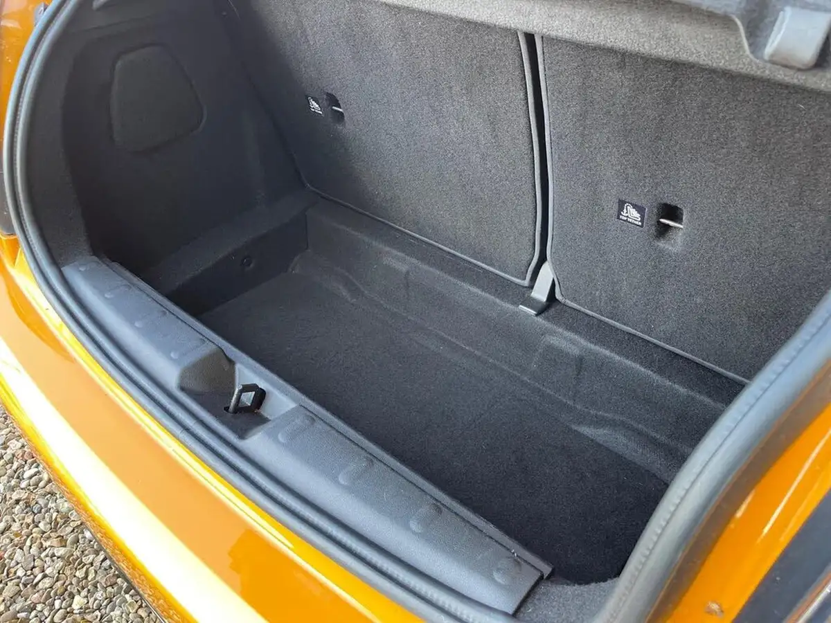 2016-mini-cooper-15-cooper-ss-hatchback-3d-big-32