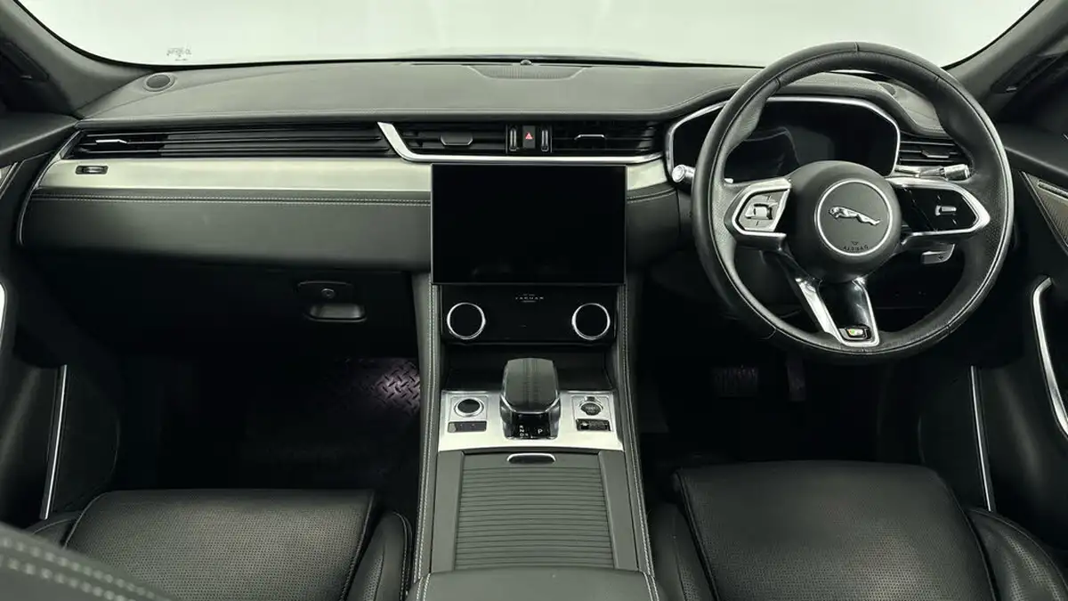 2021-jaguar-f-pace-20-d200-r-dynamic-se-mhev-big-10