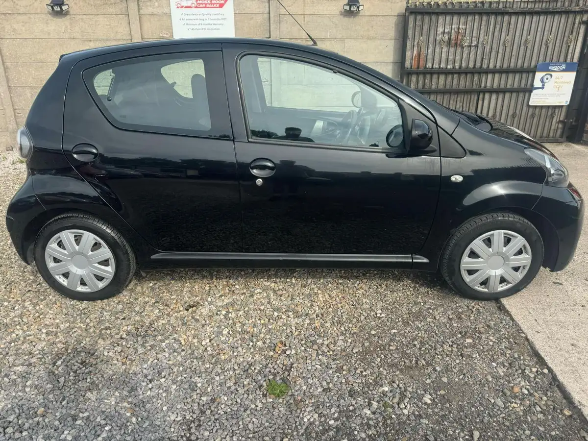 2014-toyota-aygo-10-move-5d-big-5