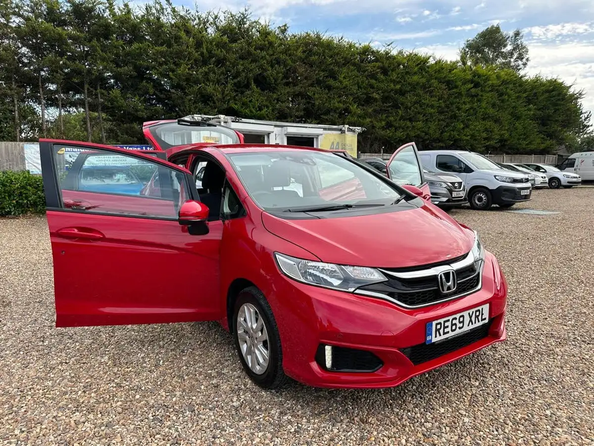 2019-honda-jazz-13-i-vtec-se-big-23
