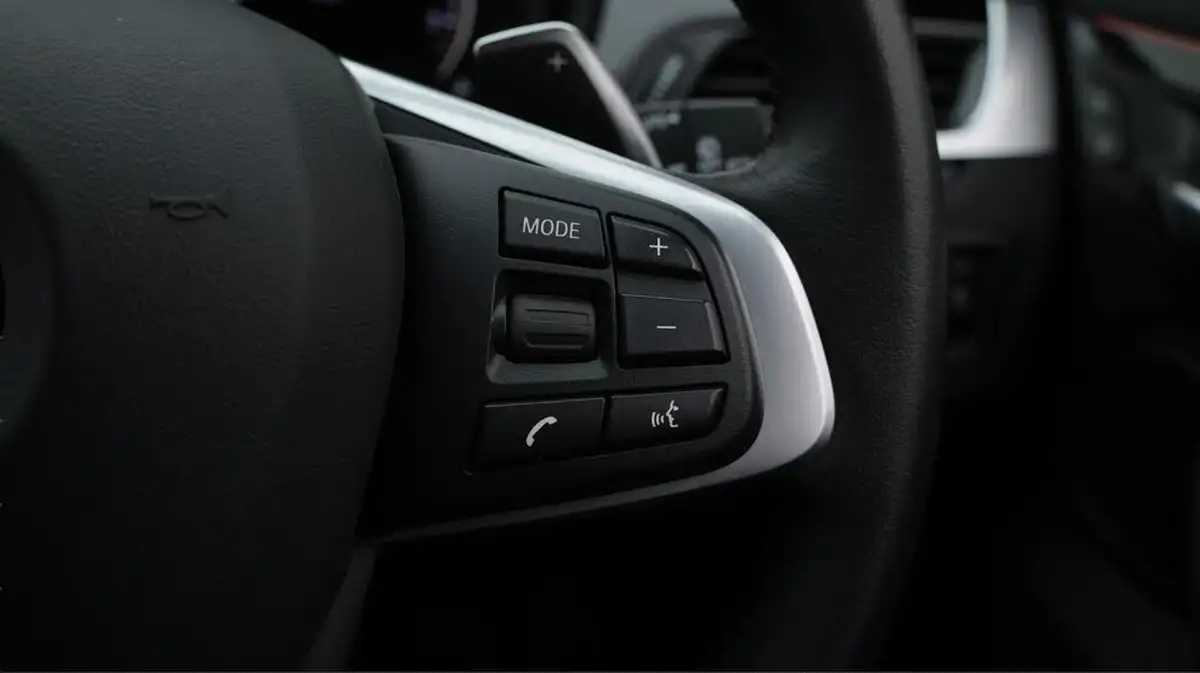 2022-bmw-x1-20-xdrive20i-xline-big-26