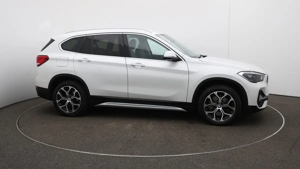 2022-bmw-x1-20-xdrive20i-xline-big-50