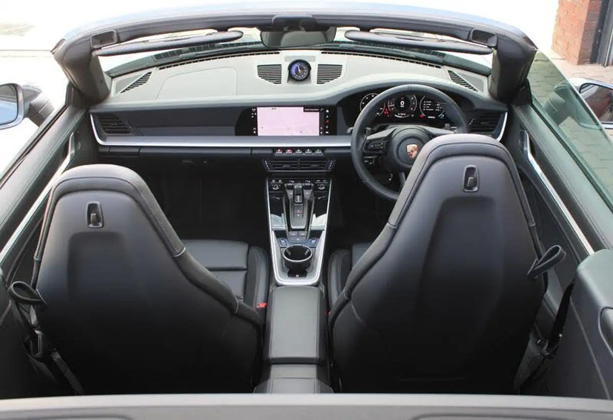 2025-porsche-911-30-carrera-394ps-cabriolet-big-31