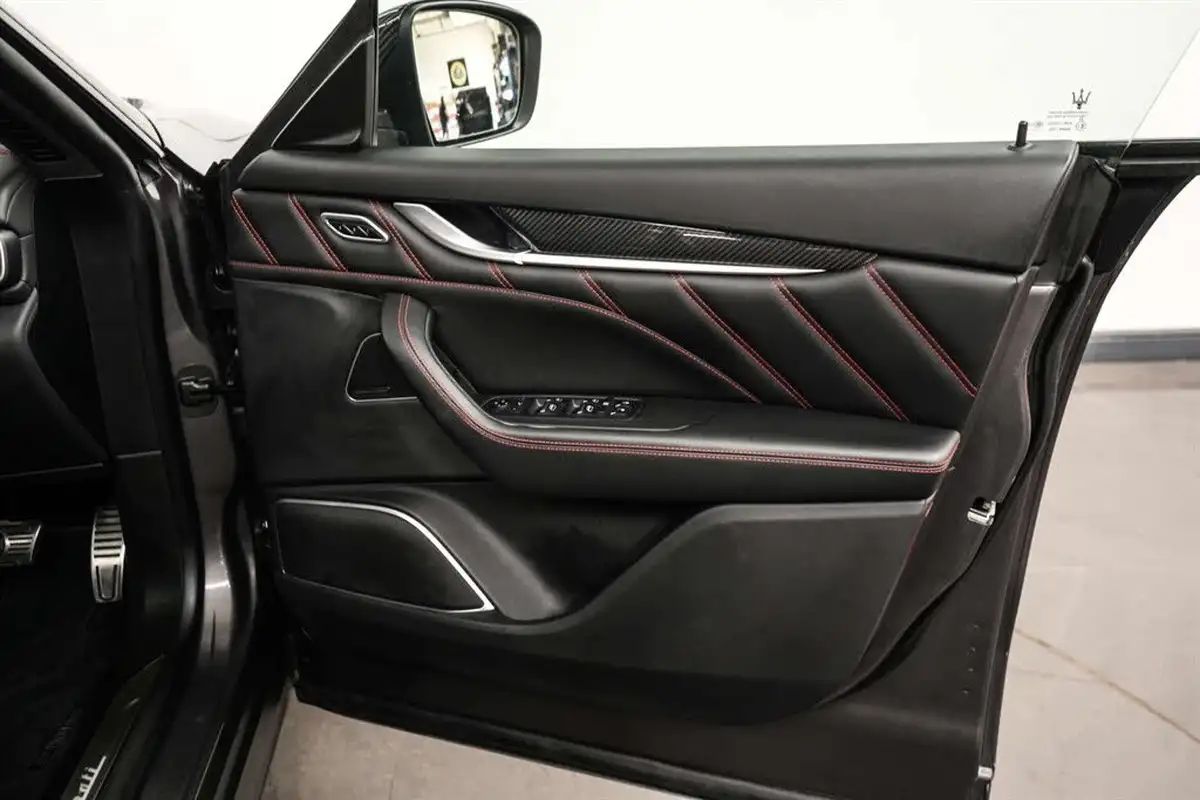 2021-maserati-levante-38-trofeo-big-26