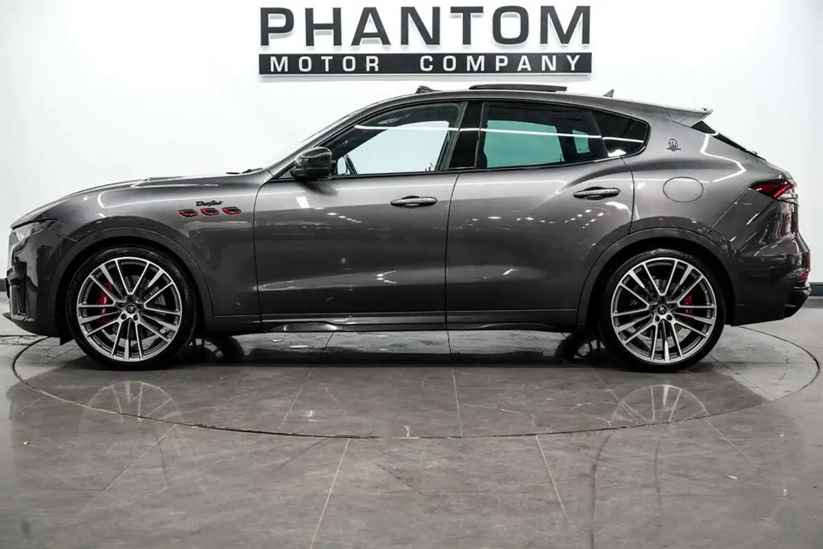 2021-maserati-levante-38-trofeo-big-2