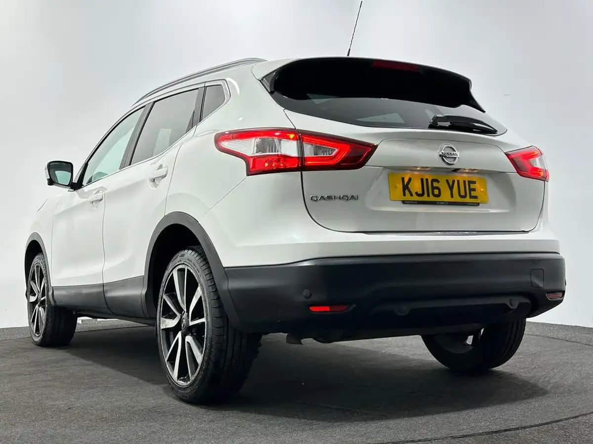 2016-nissan-qashqai-15dci-tekna-big-46