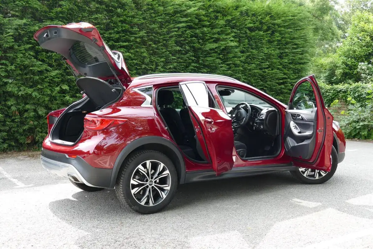 2018-infiniti-qx30-22d-premium-big-5