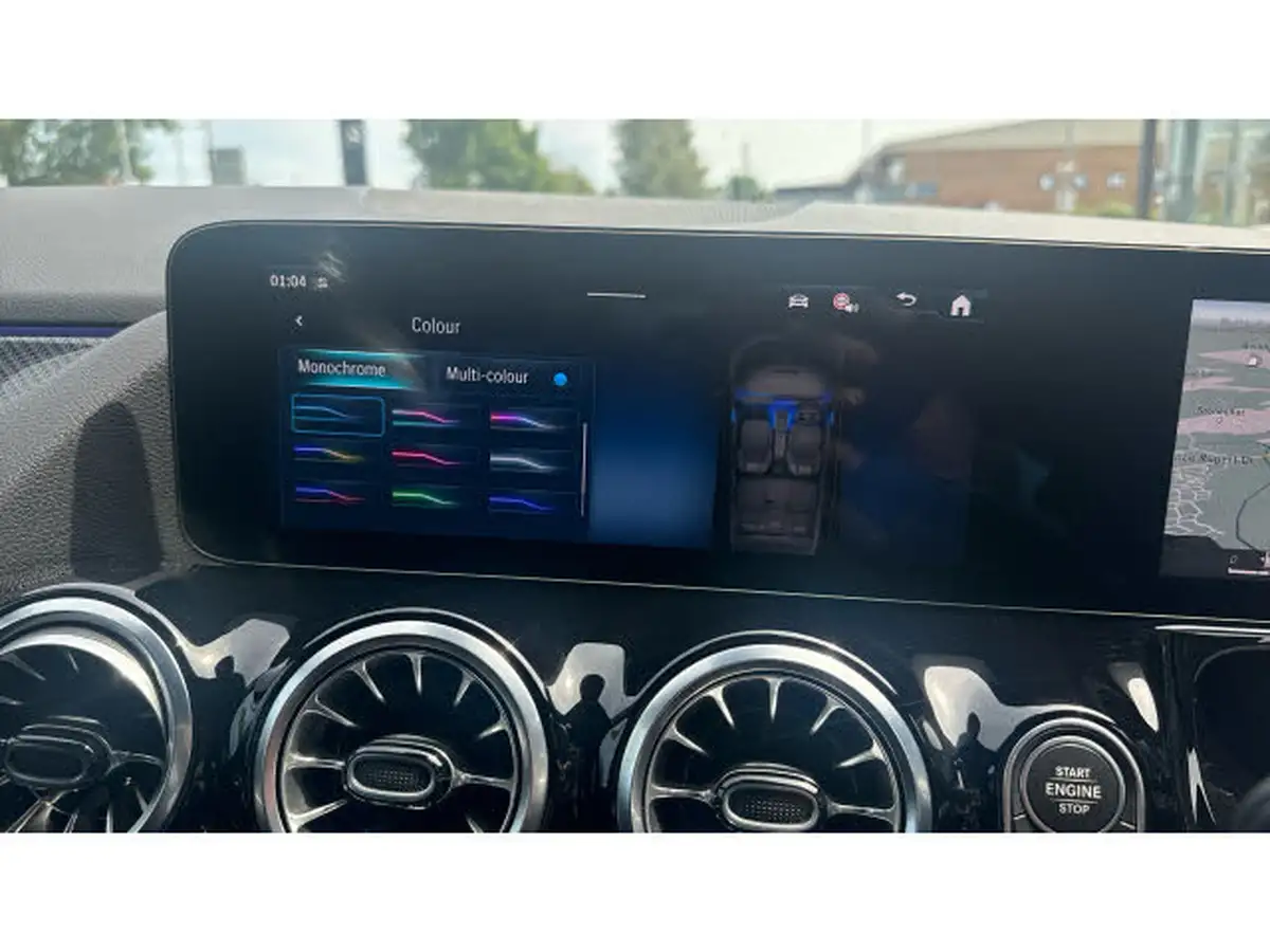 2024-mercedes-benz-gla-class-13-gla-200-amg-line-executive-big-42