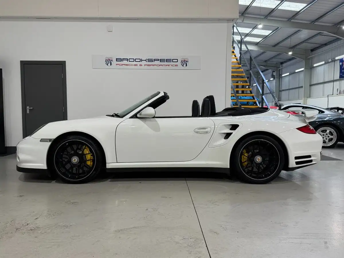 2010-porsche-911-38-turbo-s-cabriolet-big-8