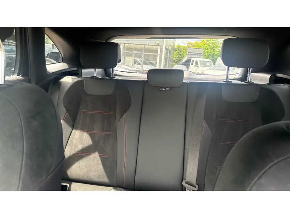 2024-mercedes-benz-gla-class-13-gla-200-amg-line-executive-big-14
