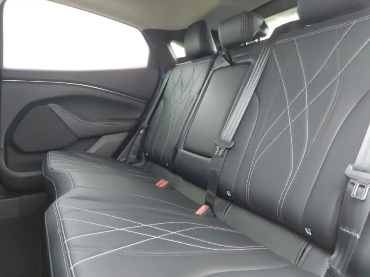 2022-ford-mustang-mach-e-e-extended-range-294ps-big-5