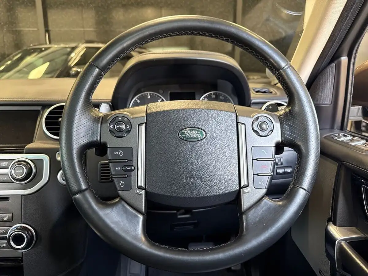 2015-land-rover-discovery-4-30-sd-v6-hse-lux-big-15