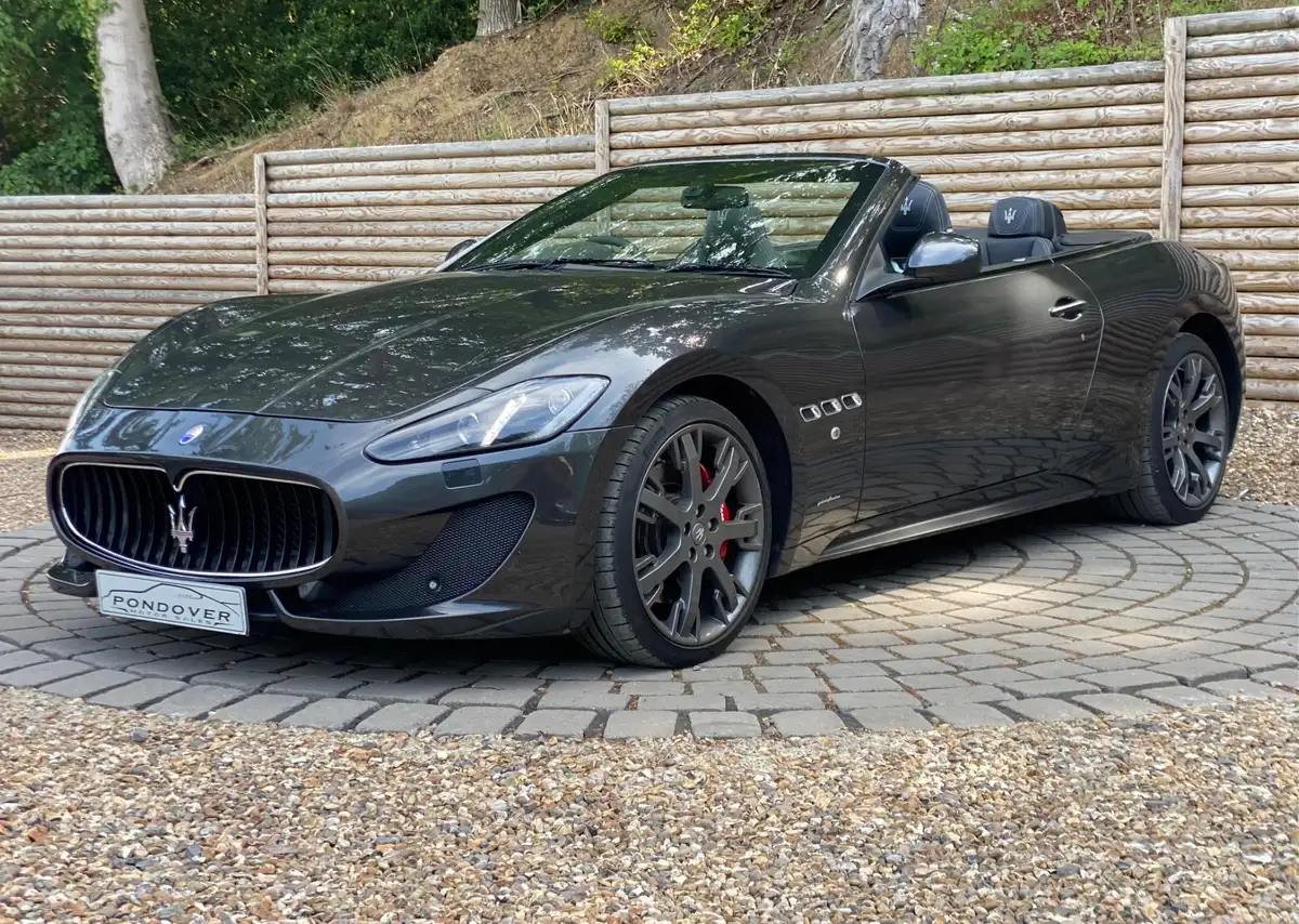 2016-maserati-grancabrio-47-sport-big-0