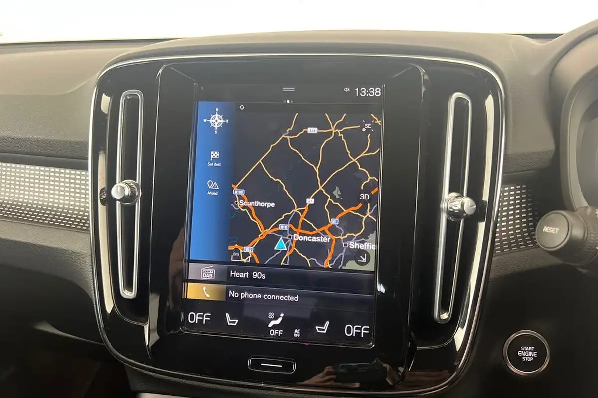 2021-volvo-xc40-20-b5-r-design-pro-250bhp-geartronic-big-14