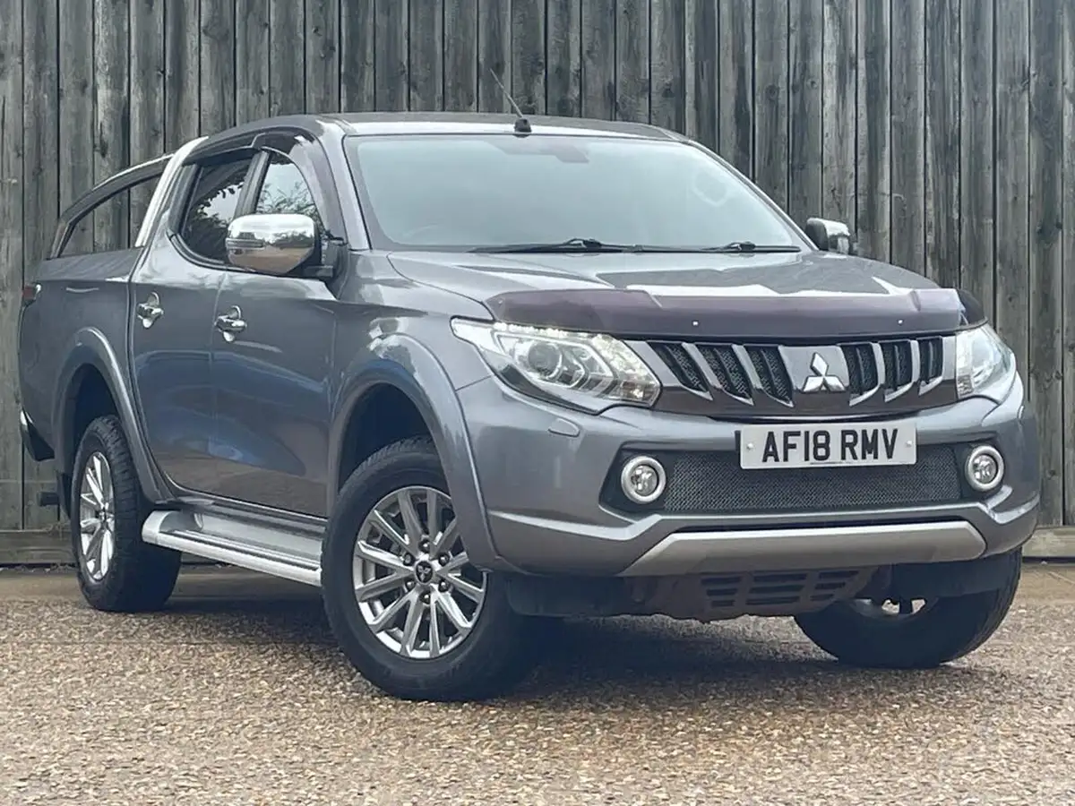 2018-mitsubishi-l200-24di-d-barbarian-eu6-big-0