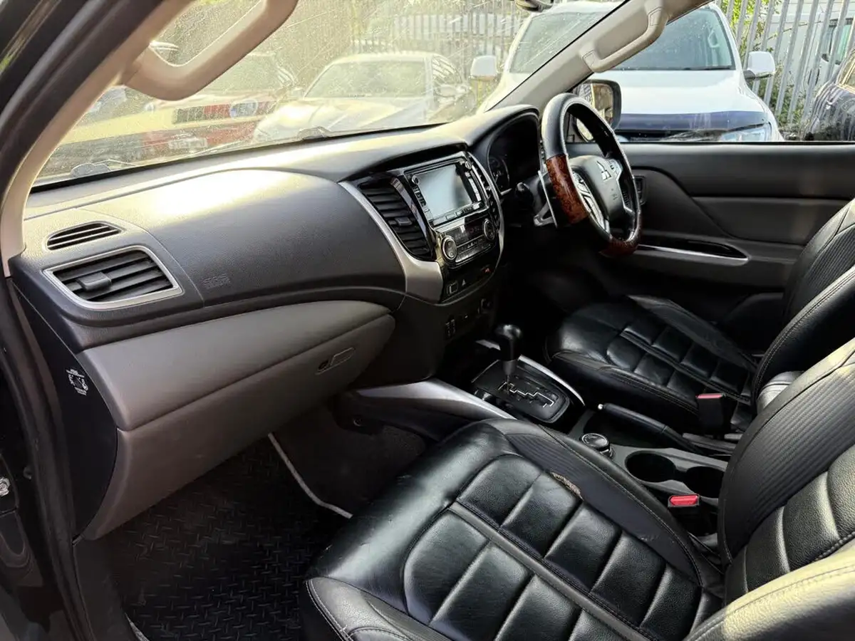2017-mitsubishi-l200-24di-d-barbarian-178bhp-eu6-auto-big-25