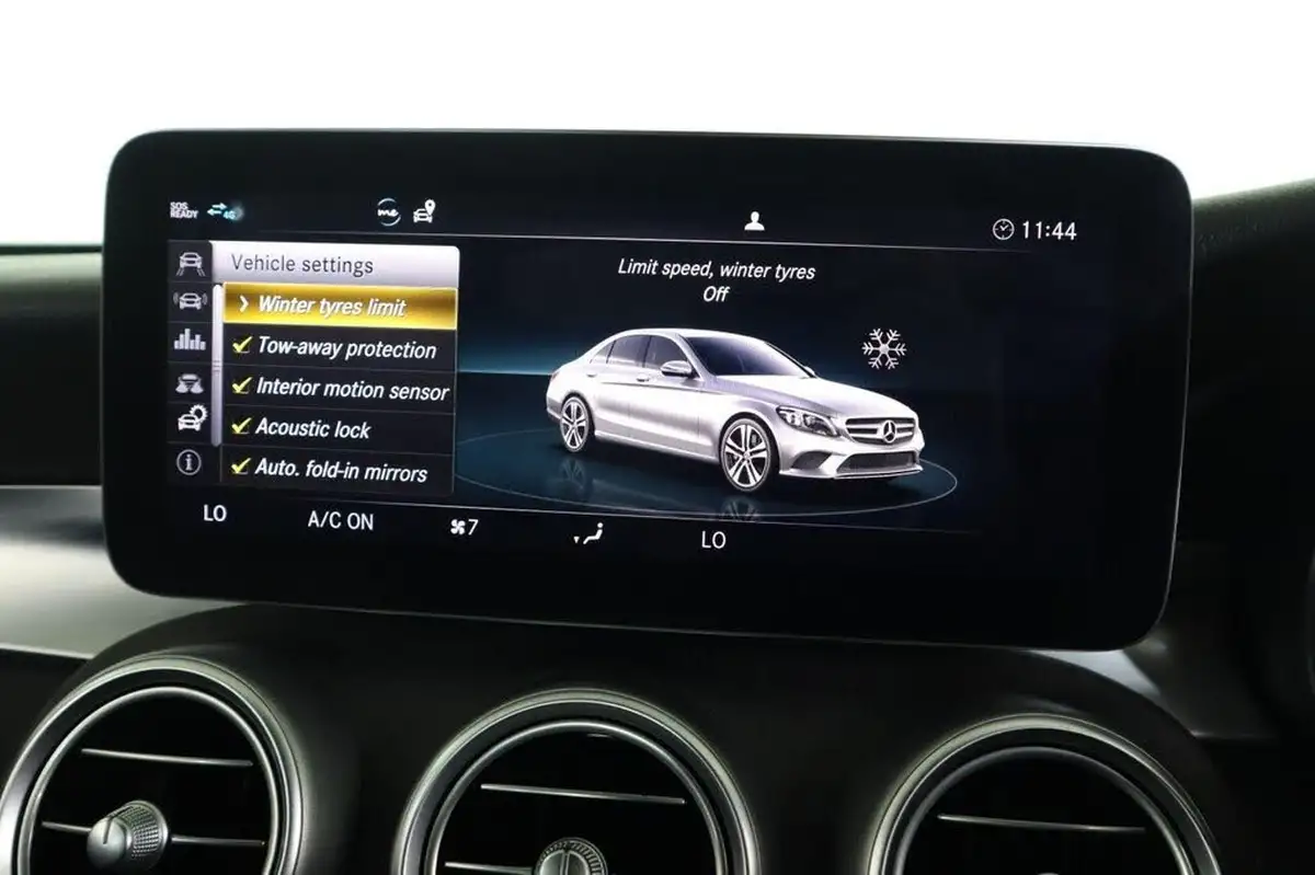 2021-mercedes-benz-c-class-20d-c220d-amg-line-edition-saloon-4d-big-44