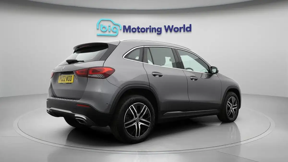 2022-mercedes-benz-gla-class-13-gla-200-sport-executive-big-7