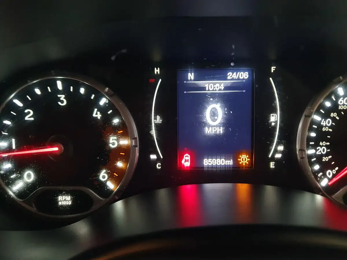 2015-jeep-renegade-16td-longitude-big-10