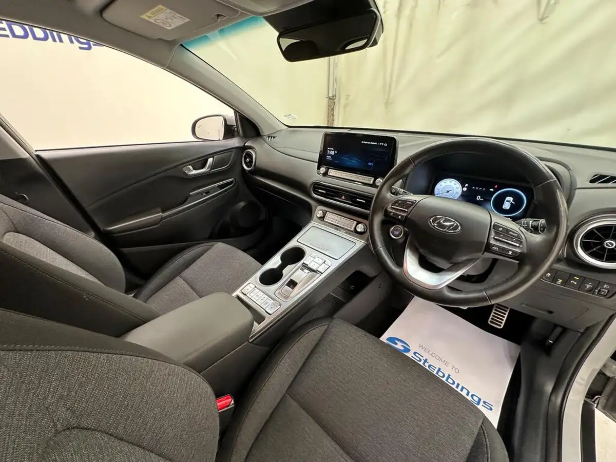 2023-hyundai-kona-e-premium-136ps-39kwh-big-8