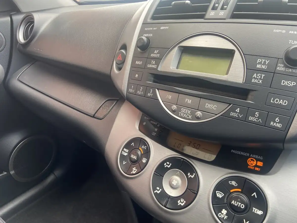 2008-toyota-rav4-20-xt-r-big-23