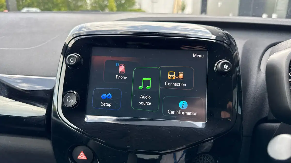 2021-peugeot-108-10-collection-hatchback-big-30