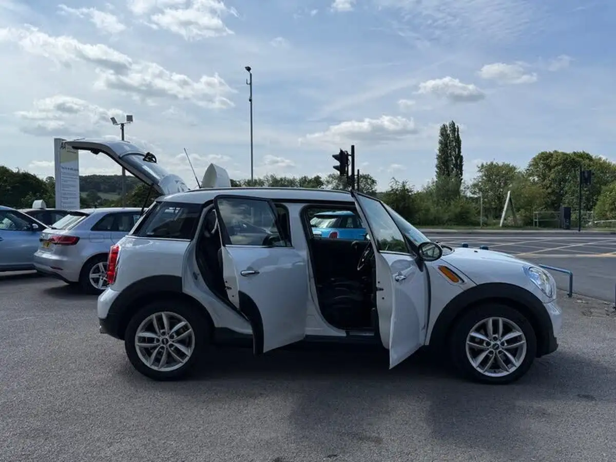 2012-mini-countryman-20td-cooper-d-112bhp-all4-pepper-auto-big-9