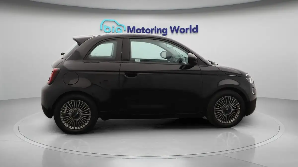 2022-fiat-500-e-icon-117bhp-big-8