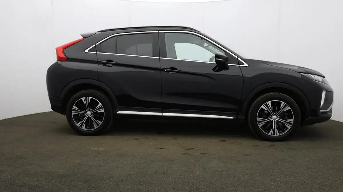 2021-mitsubishi-eclipse-cross-15-4-big-52