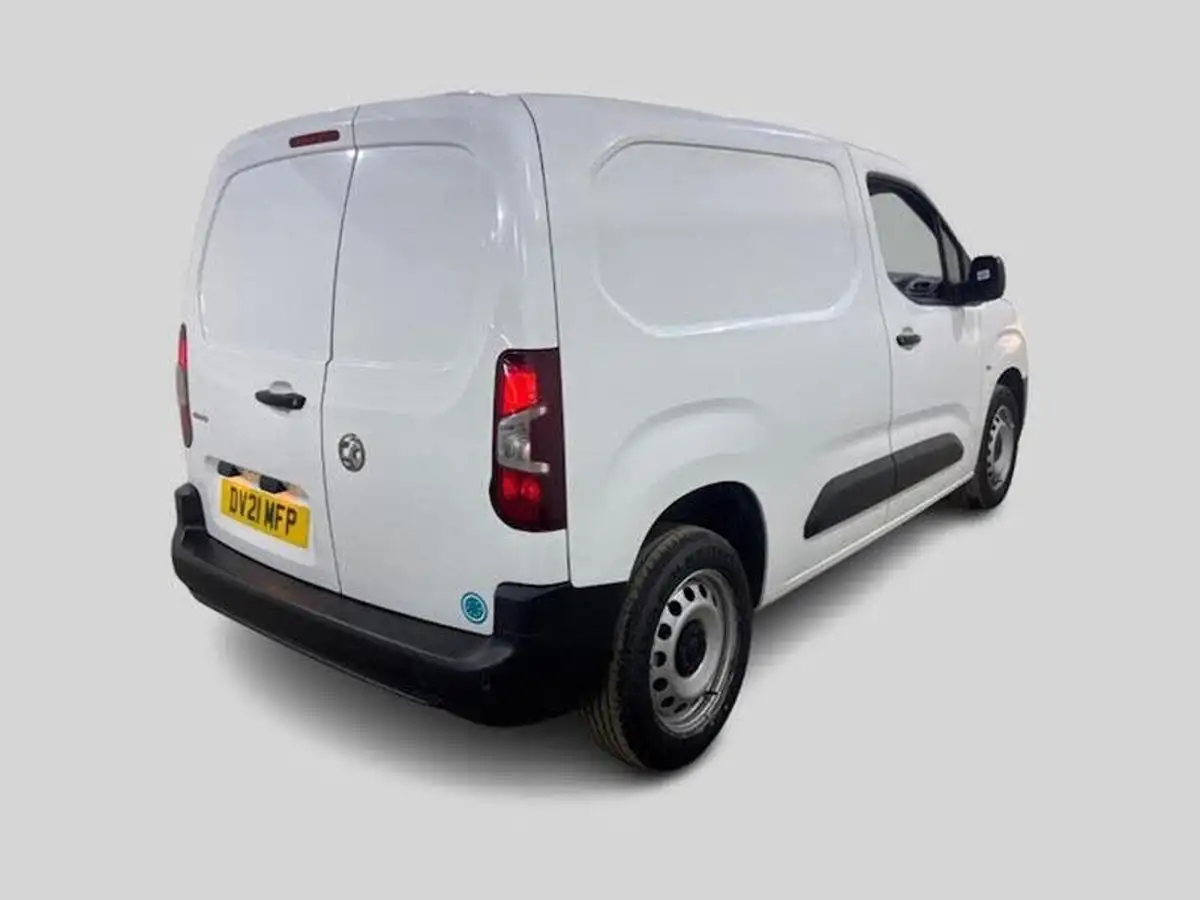 2021-vauxhall-combo-15cdti-dynamic-2300-100pseu6dt-l2h1-panel-big-3