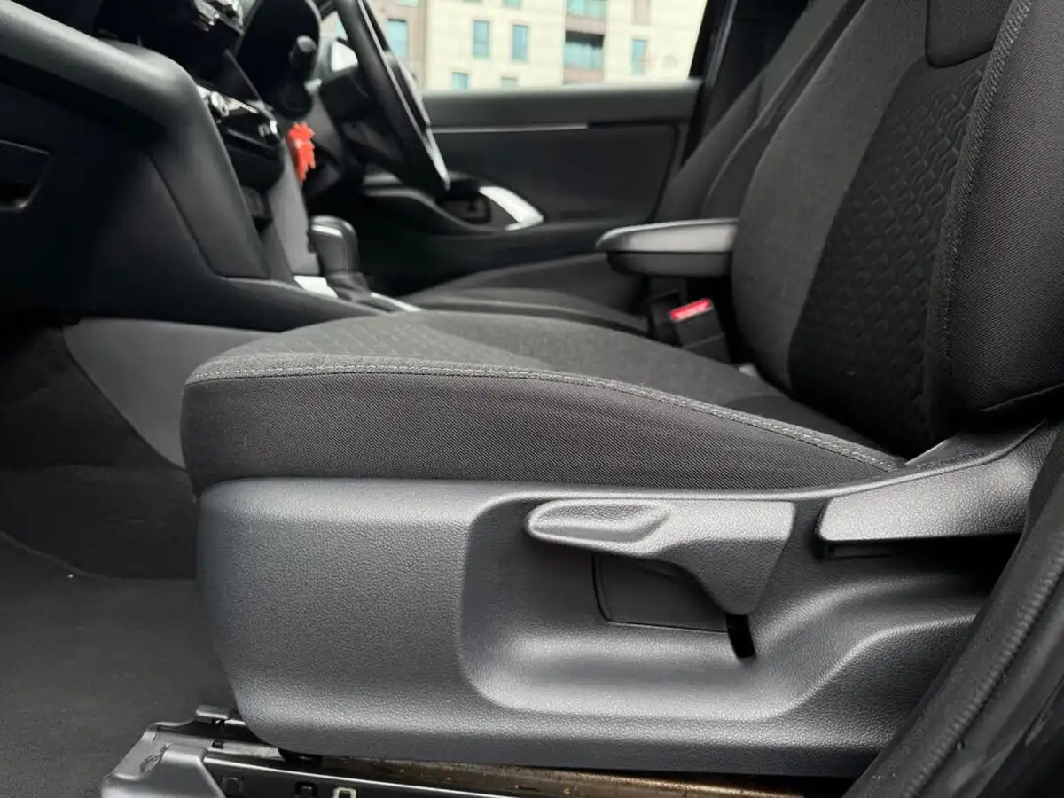 2022-toyota-yaris-15-vvt-i-design-panoramic-roof-big-23