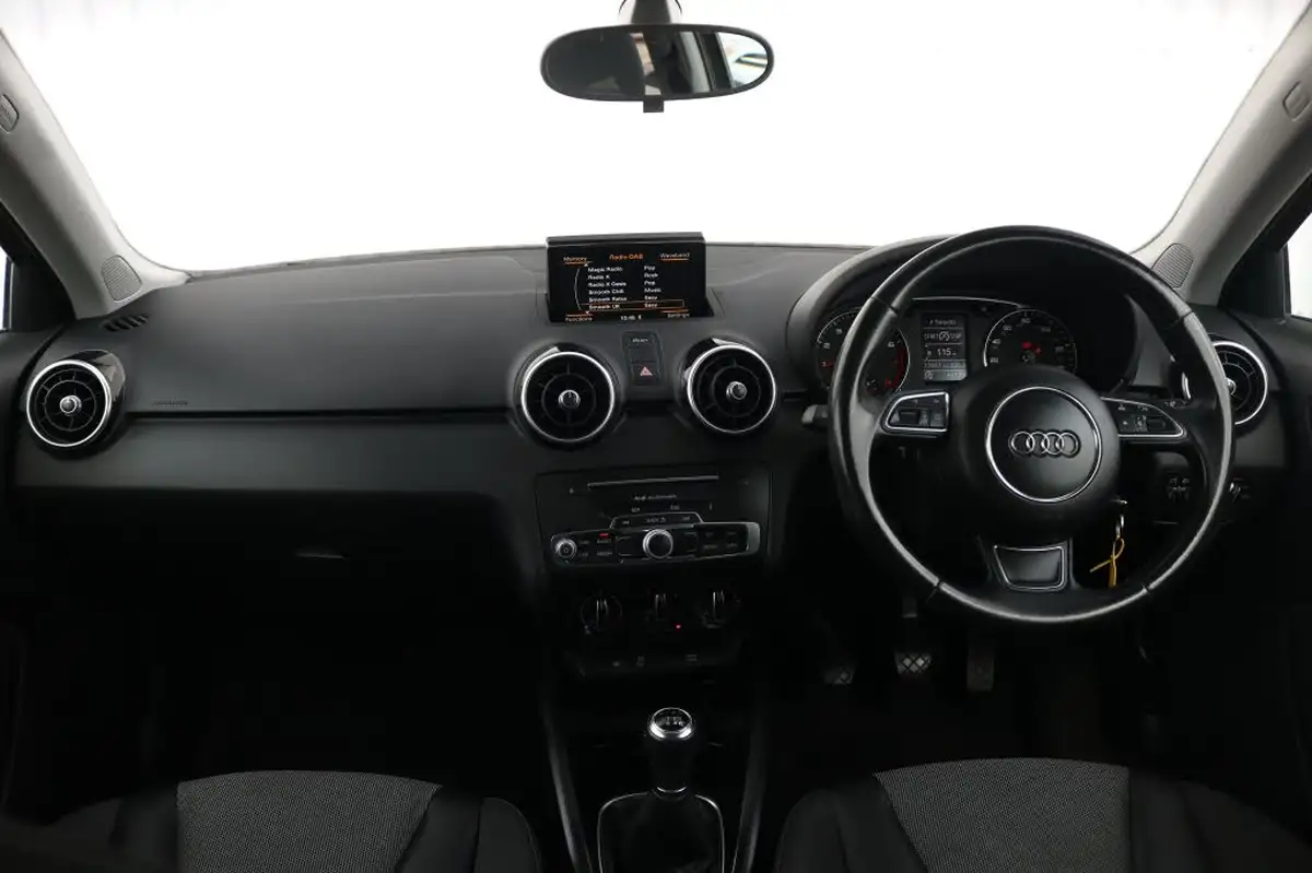 2017-audi-a1-14-tfsi-sport-hatchback-3d-big-18