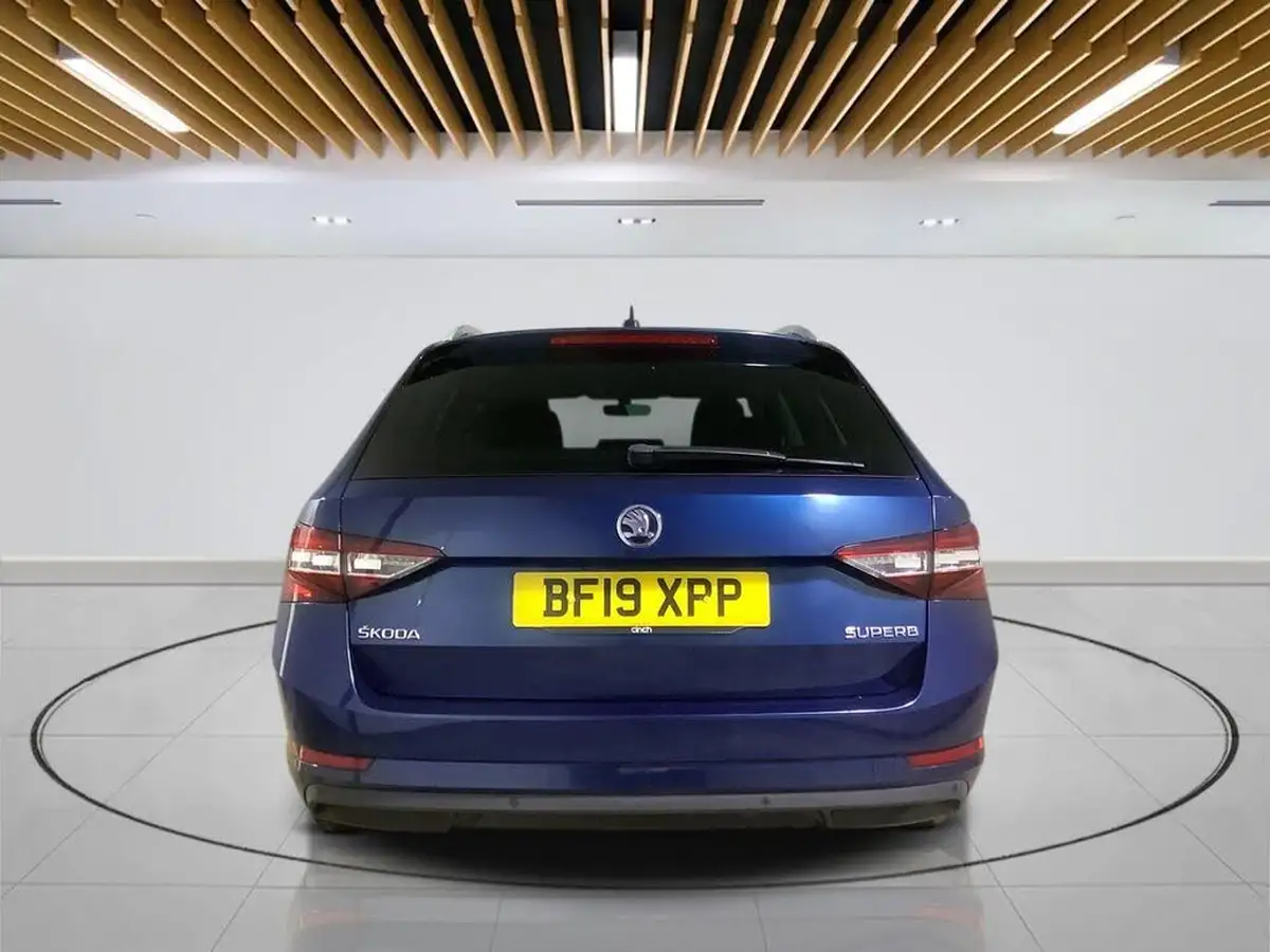 2019-skoda-superb-20tdi-se-l-executive-150ps-estate-dsg-big-7