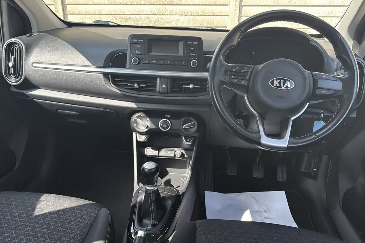 2019-kia-picanto-10-2-big-8