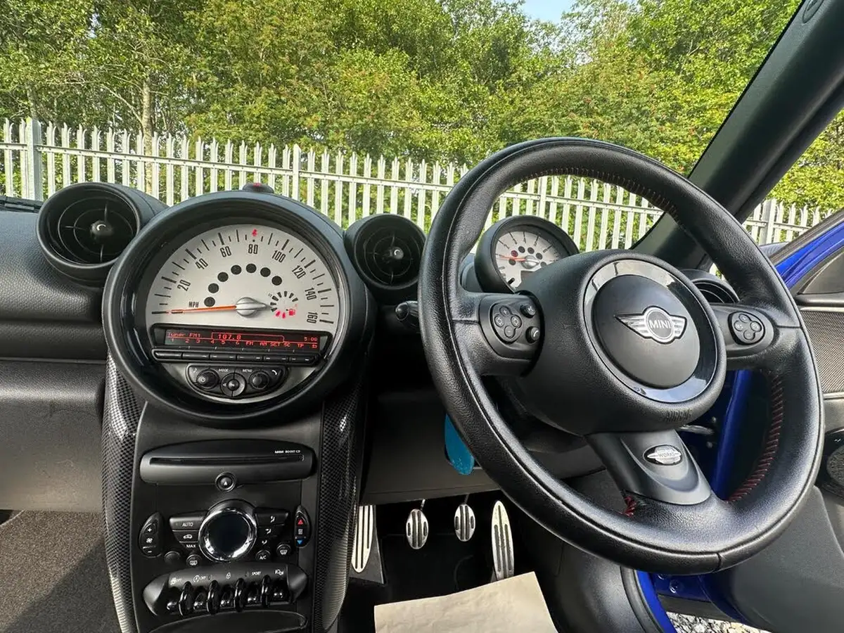 2014-mini-paceman-16-cooper-s-big-25