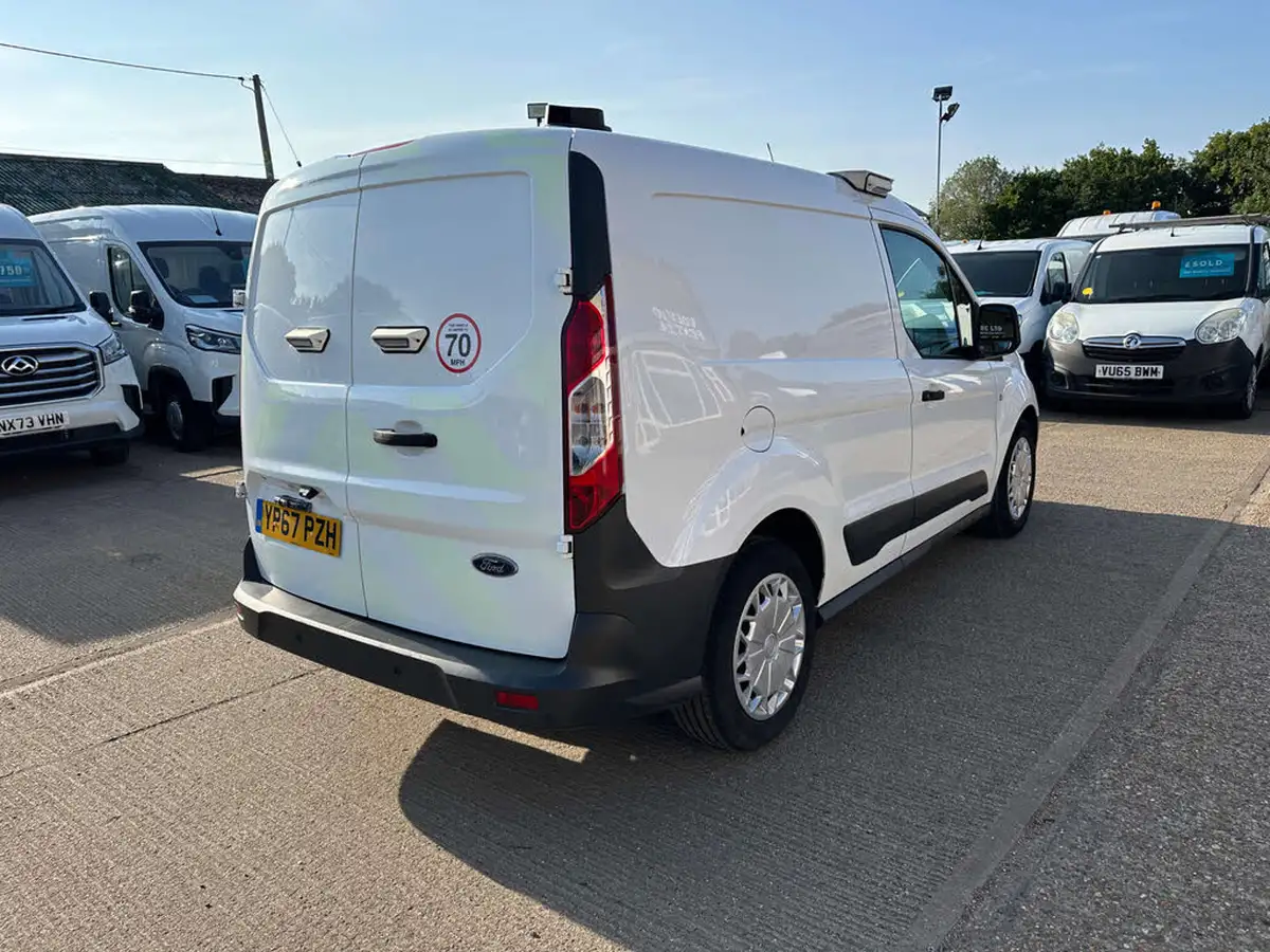 2017-ford-transit-connect-15tdci-l1-220-100pseu6-panel-van-big-10