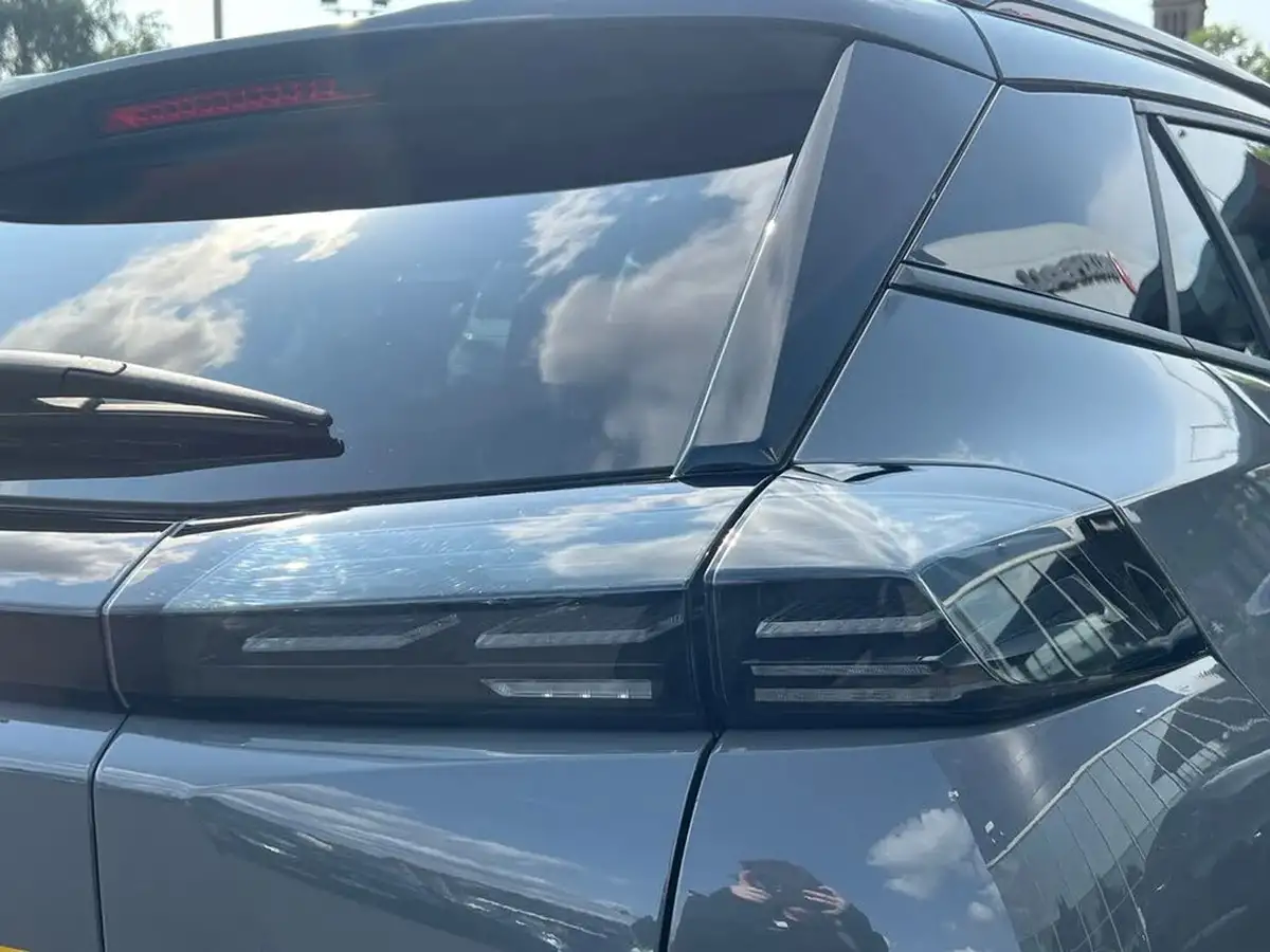 2024-peugeot-2008-suv-12-puretech-allure-136ps-hybrid-e-dsc6-big-32