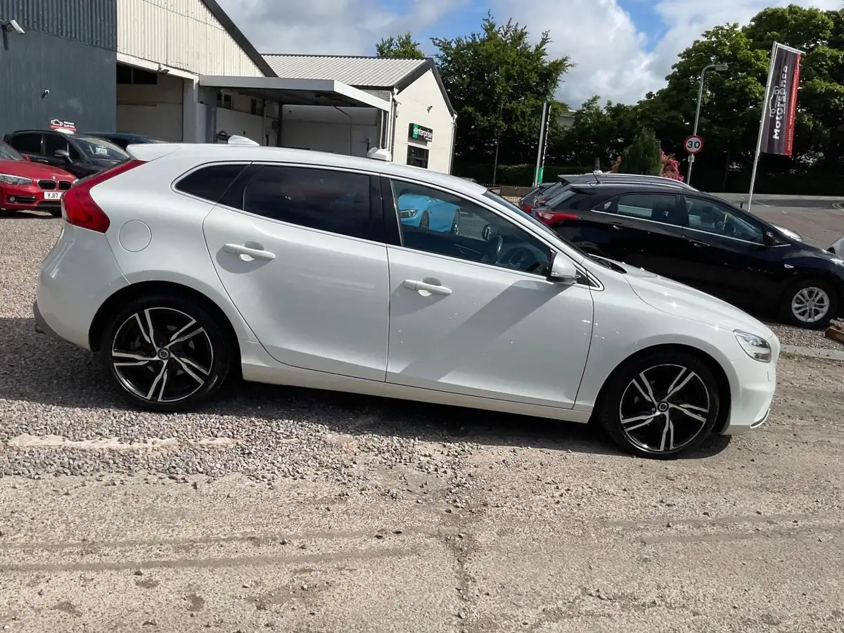 2016-volvo-v40-20td-d2-r-design-pro-big-56