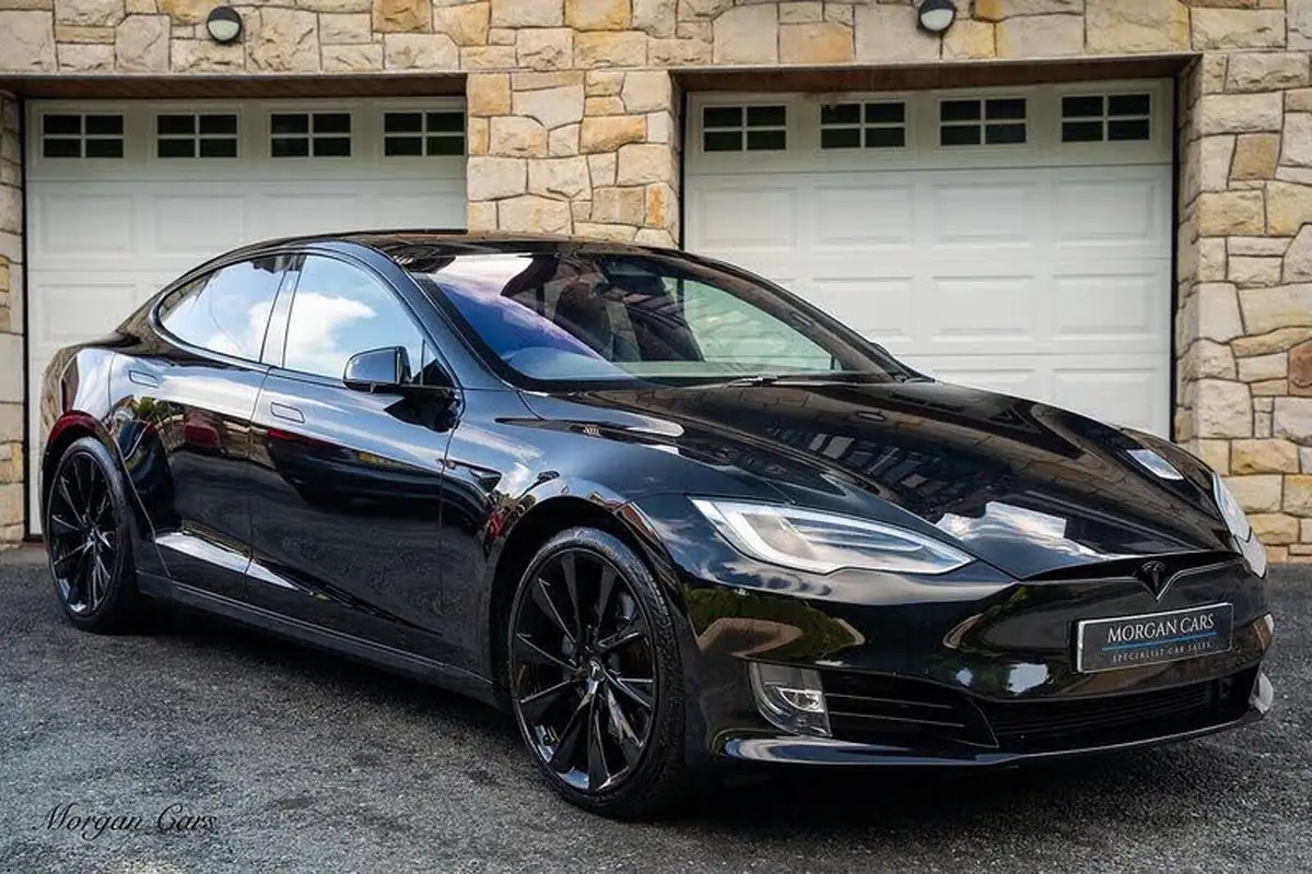 2017-tesla-model-s-e-90d-311kw-big-0