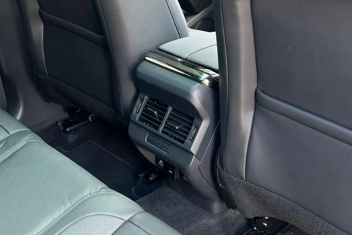 2024-land-rover-range-rover-evoque-15-p270e-dynamic-se-big-33