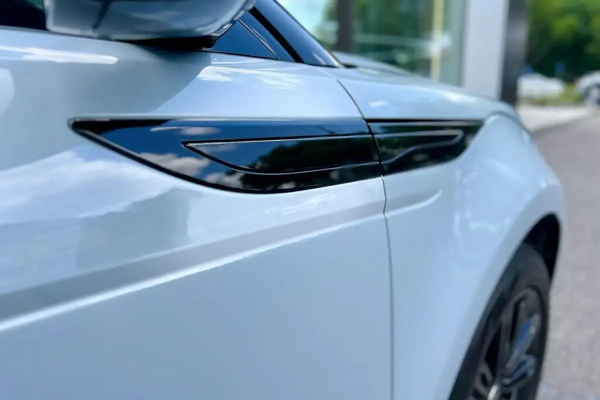 2024-land-rover-range-rover-evoque-15-p270e-dynamic-se-big-9