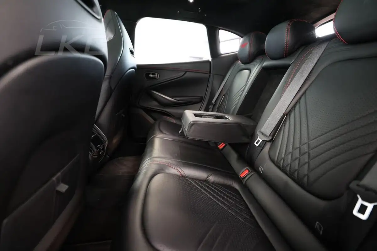 2020-aston-martin-dbx-40-v8-big-43