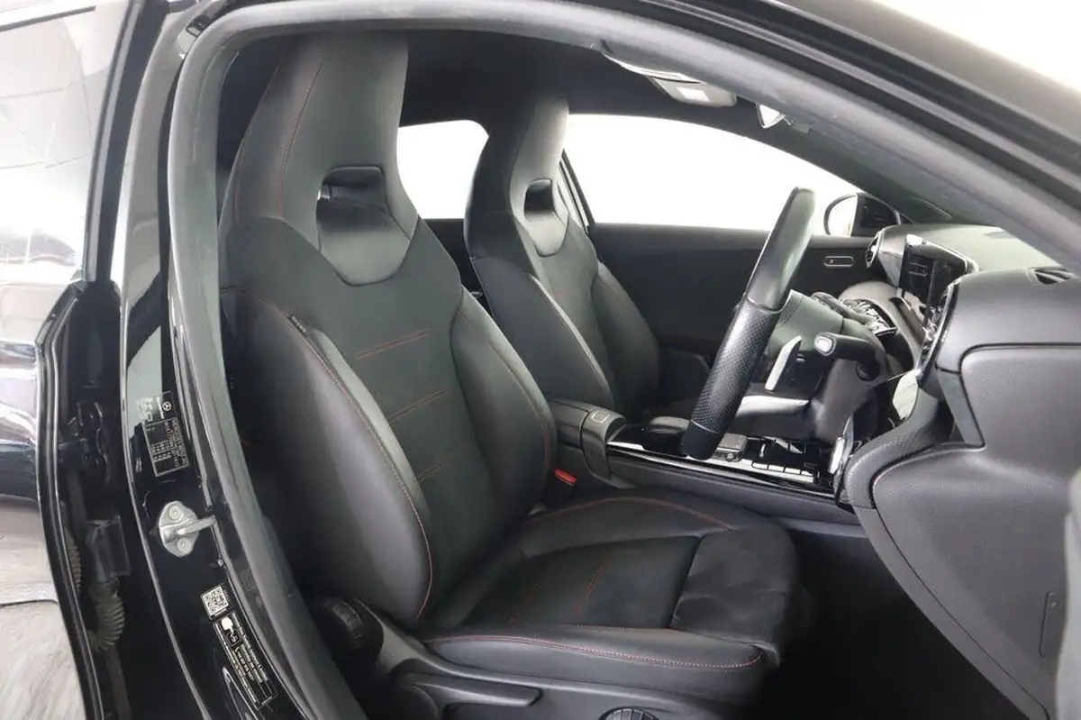 2021-mercedes-benz-a-class-13-a250e-amg-line-hatchback-5d-big-14