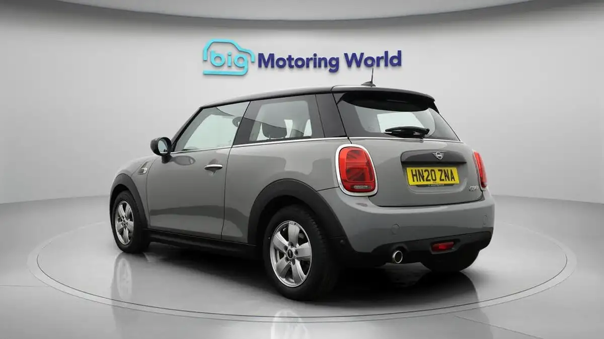2020-mini-cooper-15-cooper-classic-nav-hatchback-3d-big-5