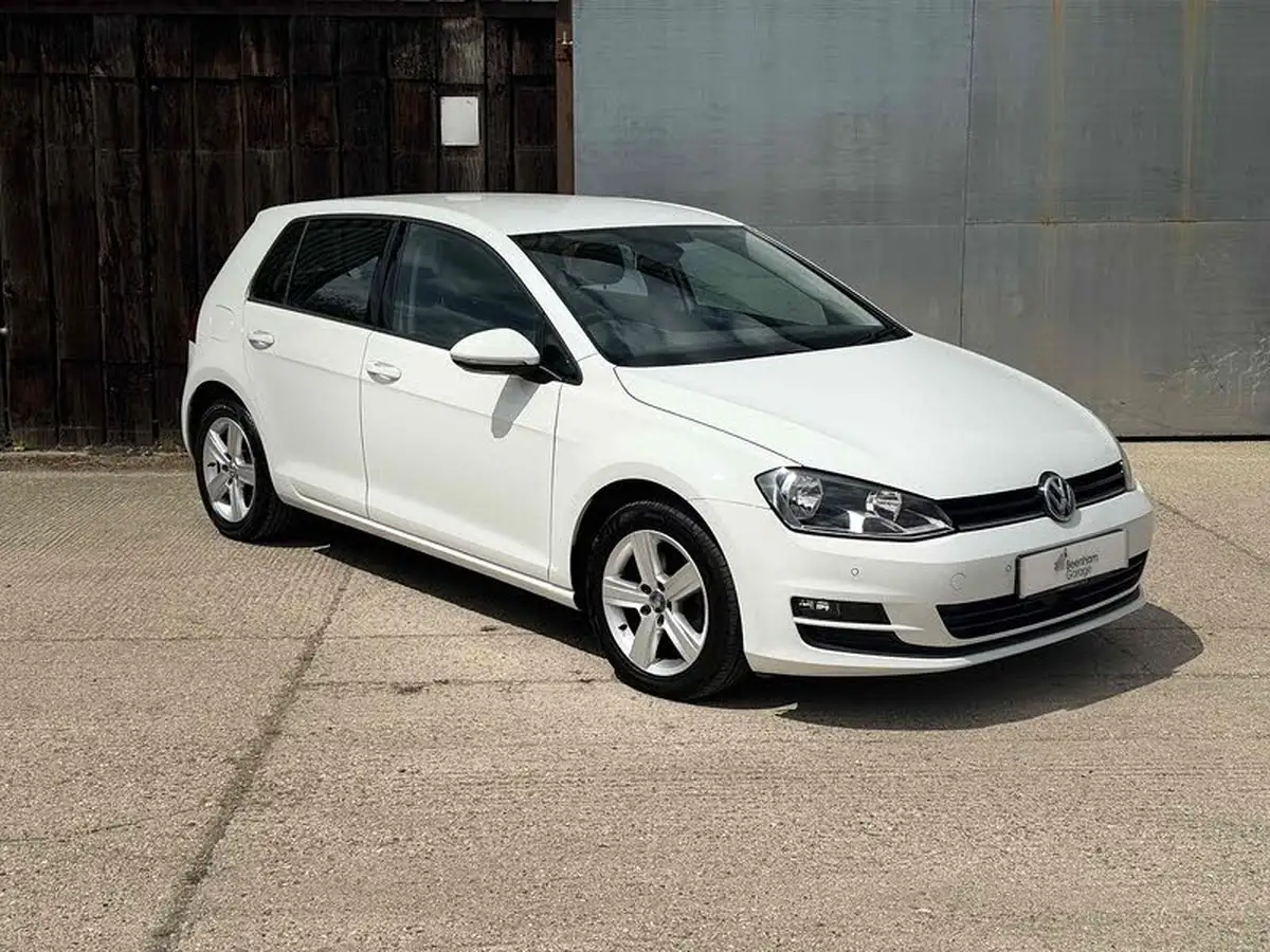 2015-volkswagen-golf-14-match-5d-big-0
