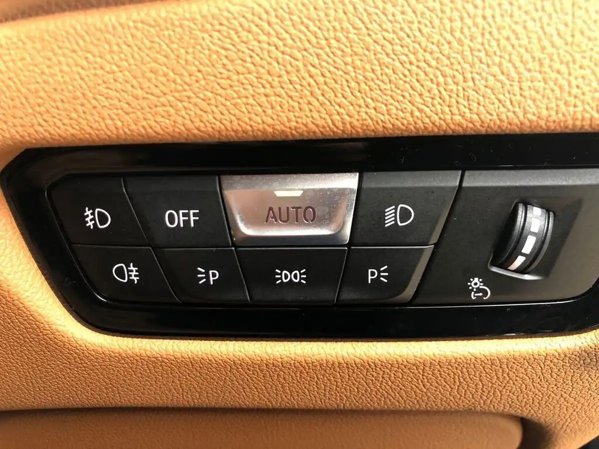 2021-bmw-3-series-20-330e-xdrive-sport-pro-touring-5d-big-28