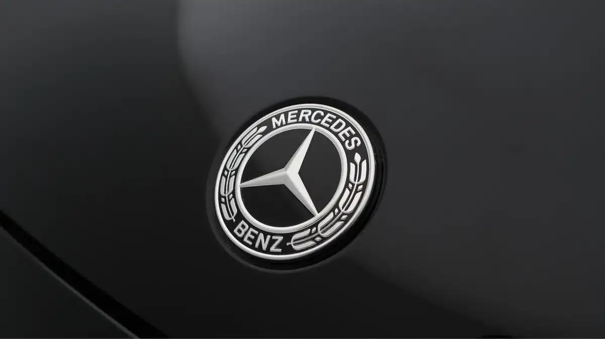 2023-mercedes-benz-eqb-e-300-amg-line-big-20